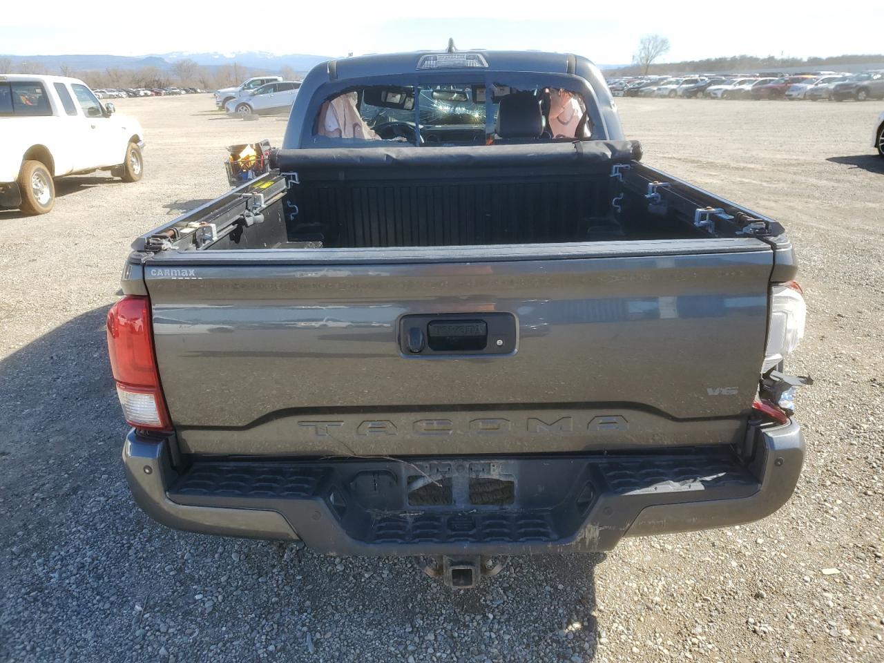 2017 TOYOTA TACOMA DOU - Фото 6