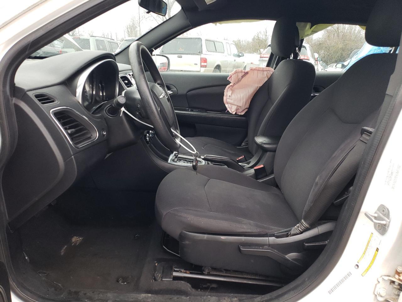 2013 CHRYSLER 200 LX - Image 7