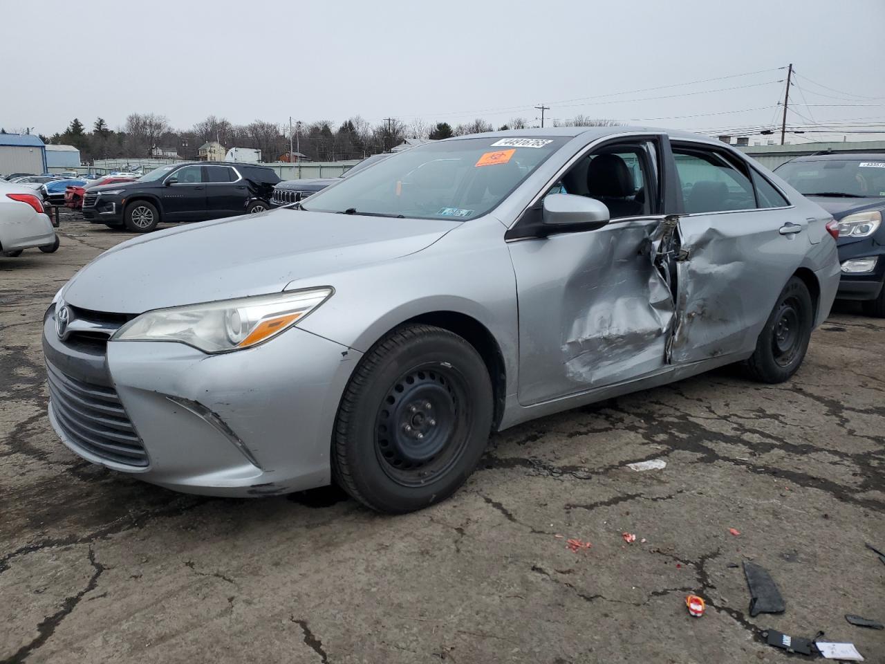 2015 TOYOTA CAMRY LE