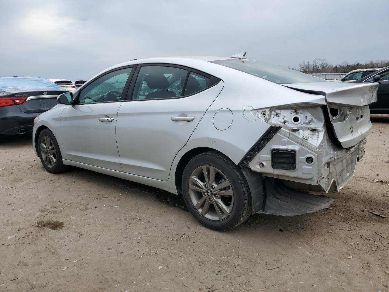 2018 HYUNDAI ELANTRA SE - Фото 2