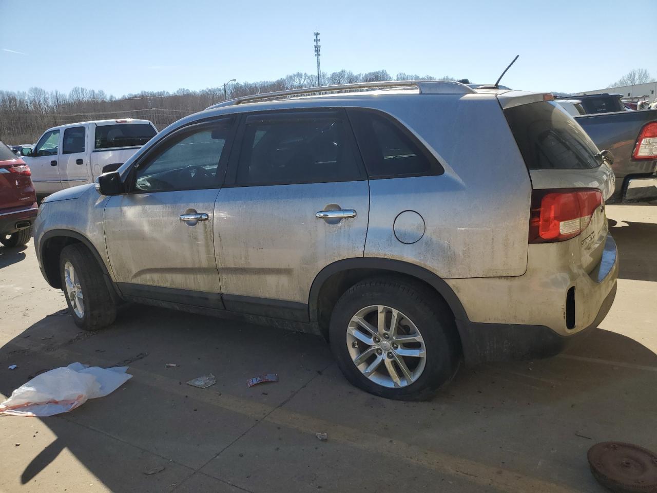 2015 KIA SORENTO LX - Image 2