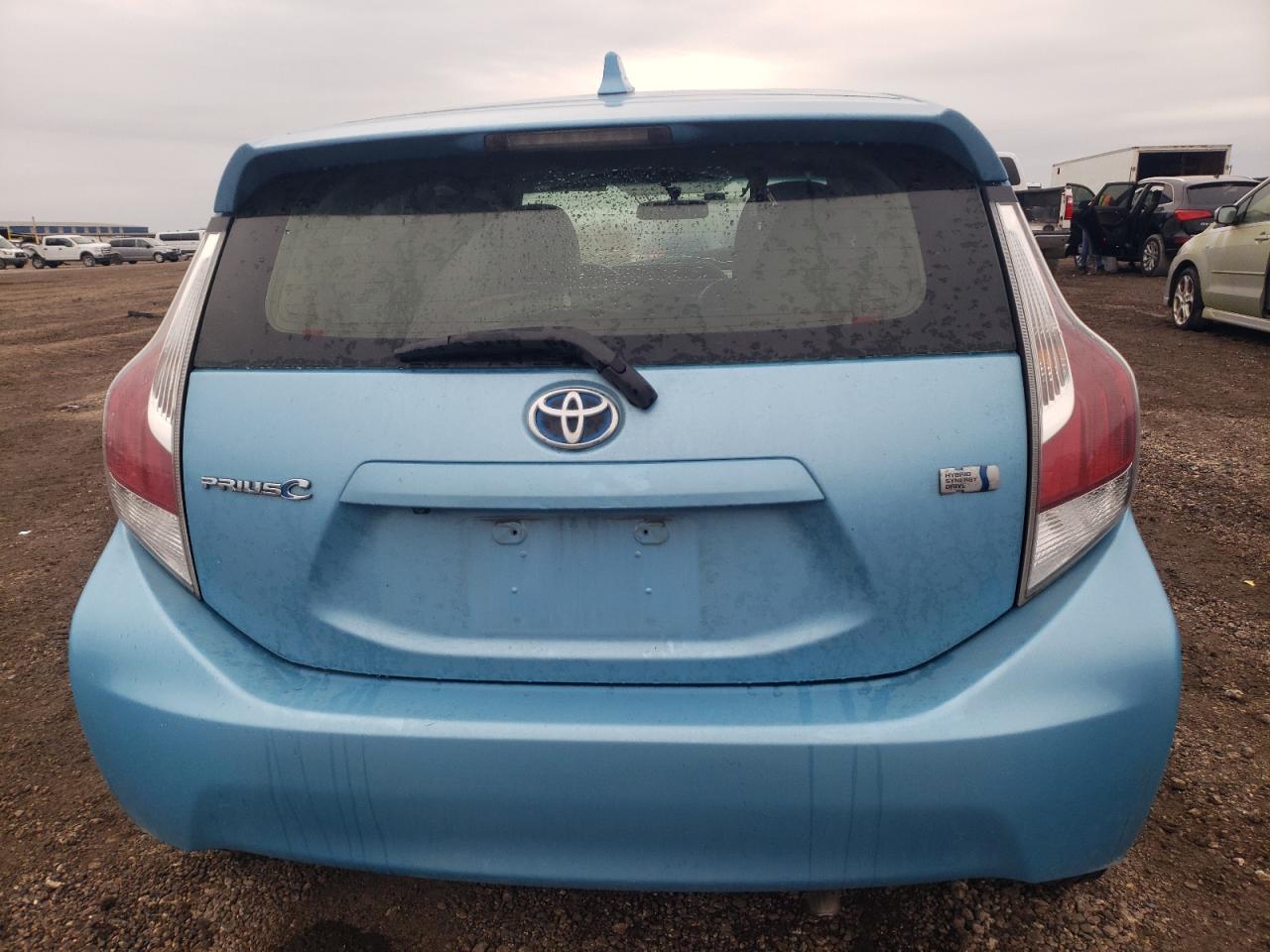 2015 TOYOTA PRIUS C - Image 6