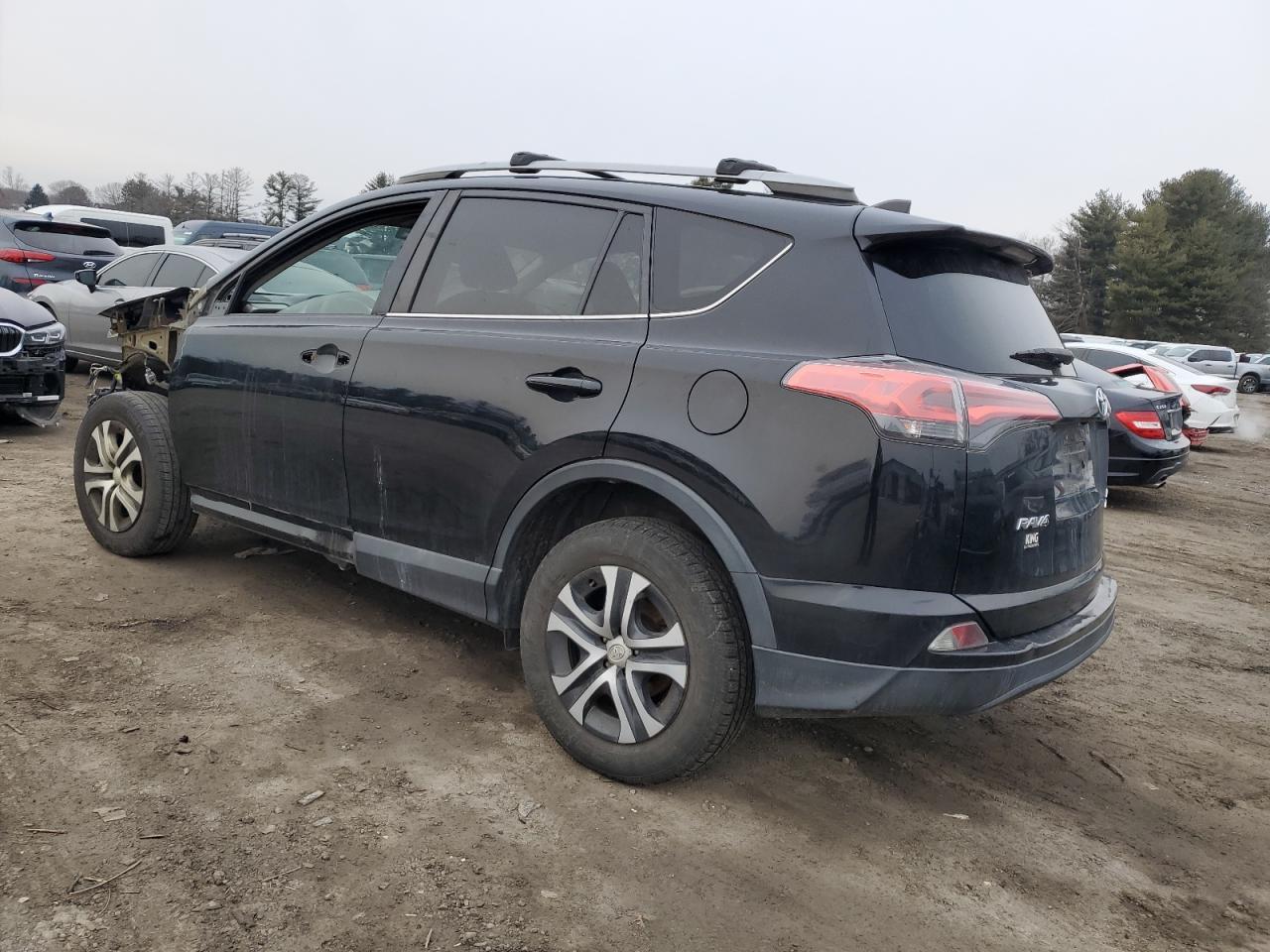 2017 TOYOTA RAV4 LE - Фото 2