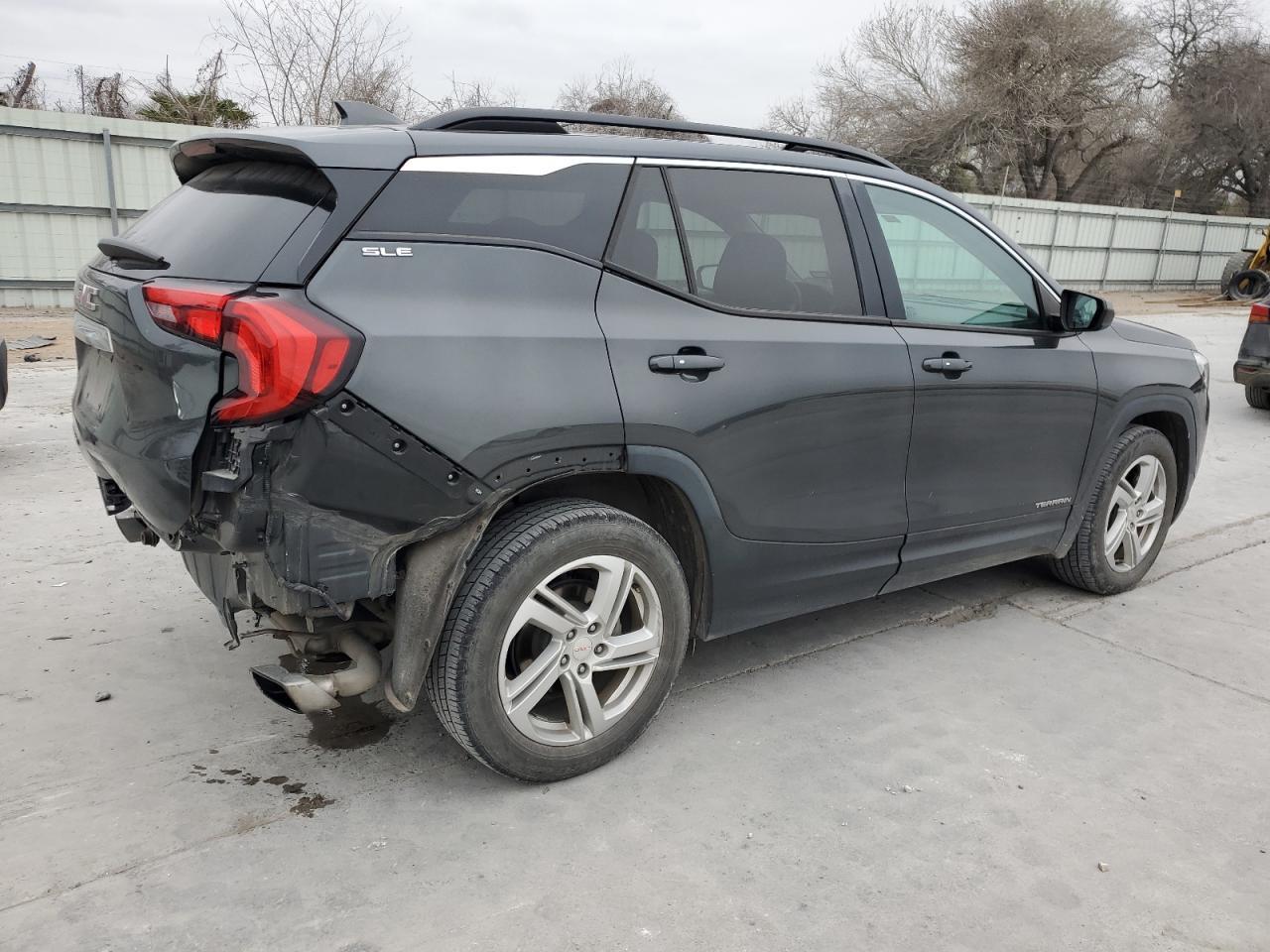2018 GMC TERRAIN SL - Image 3
