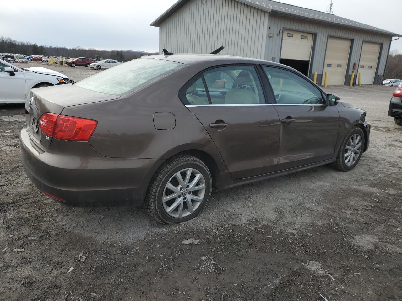 2014 VOLKSWAGEN JETTA SE - Image 3