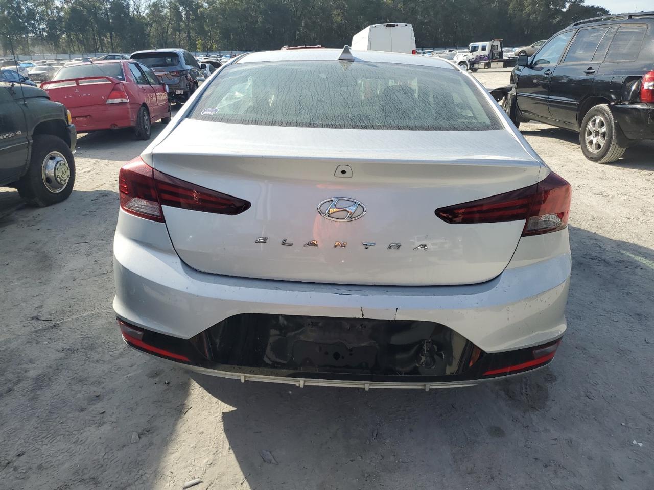 2019 HYUNDAI ELANTRA SE - Фото 6