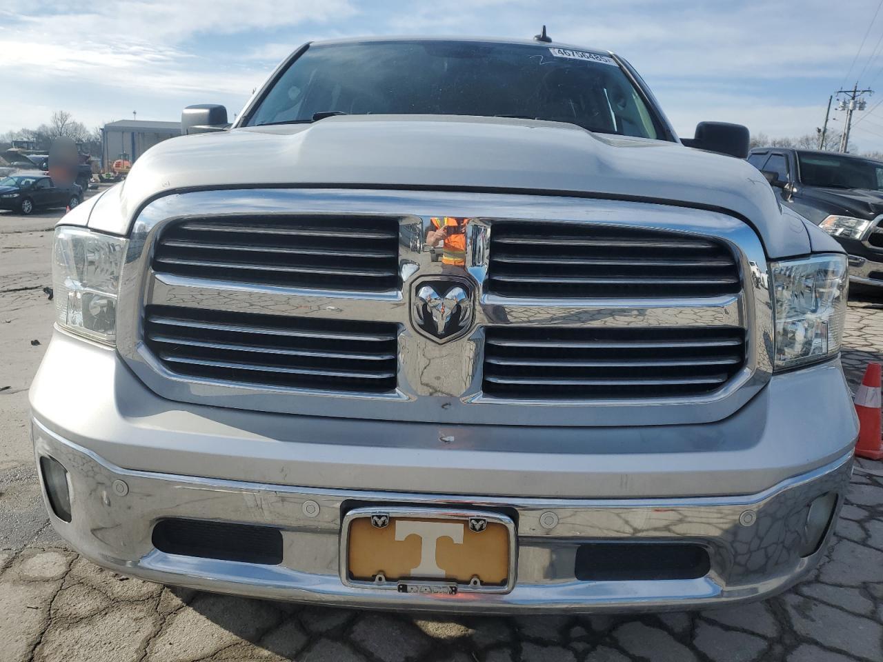 2017 RAM 1500 SLT - Image 5