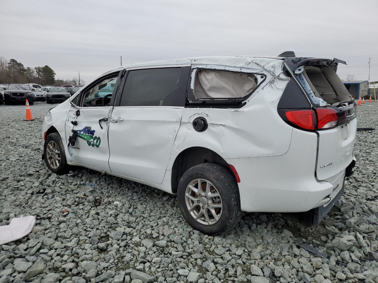 2022 CHRYSLER VOYAGER LX - Фото 2