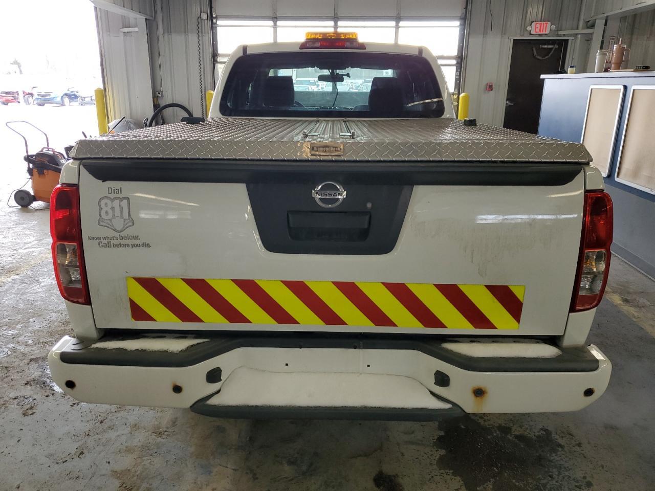 2017 NISSAN FRONTIER S - Image 6