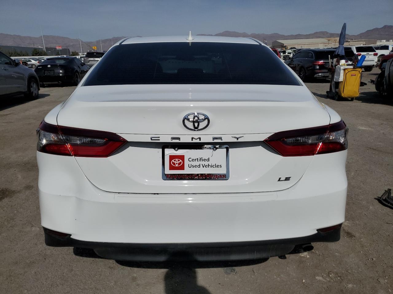 2024 TOYOTA CAMRY LE - Фото 6