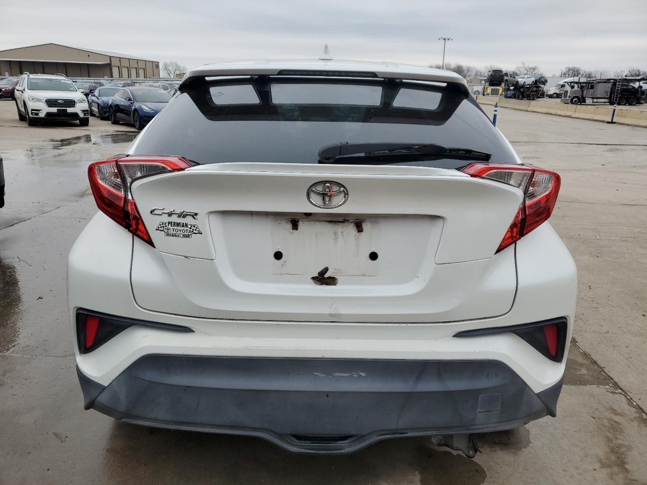 2018 TOYOTA C-HR XLE - Фото 6