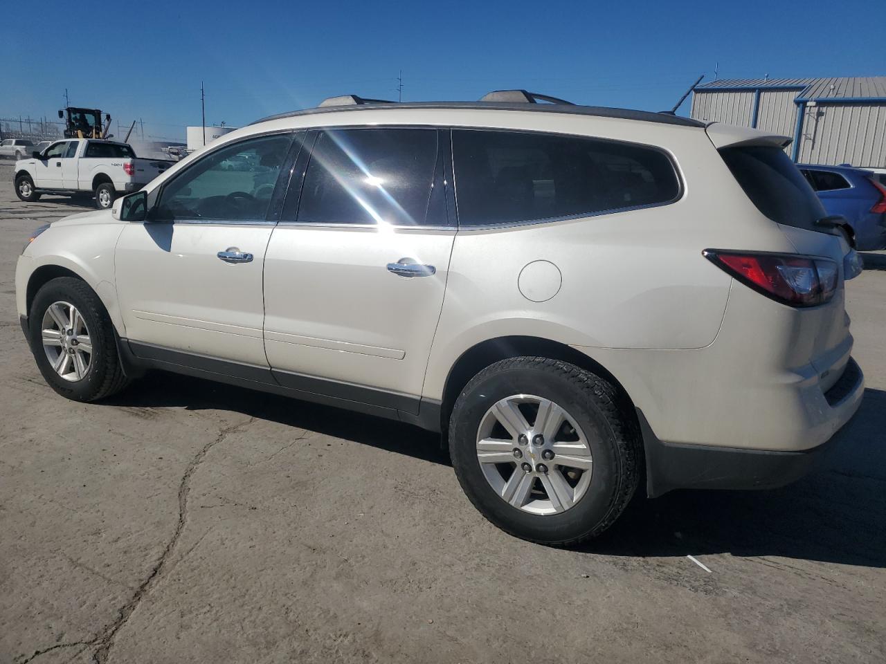 2014 CHEVROLET TRAVERSE L - Image 2