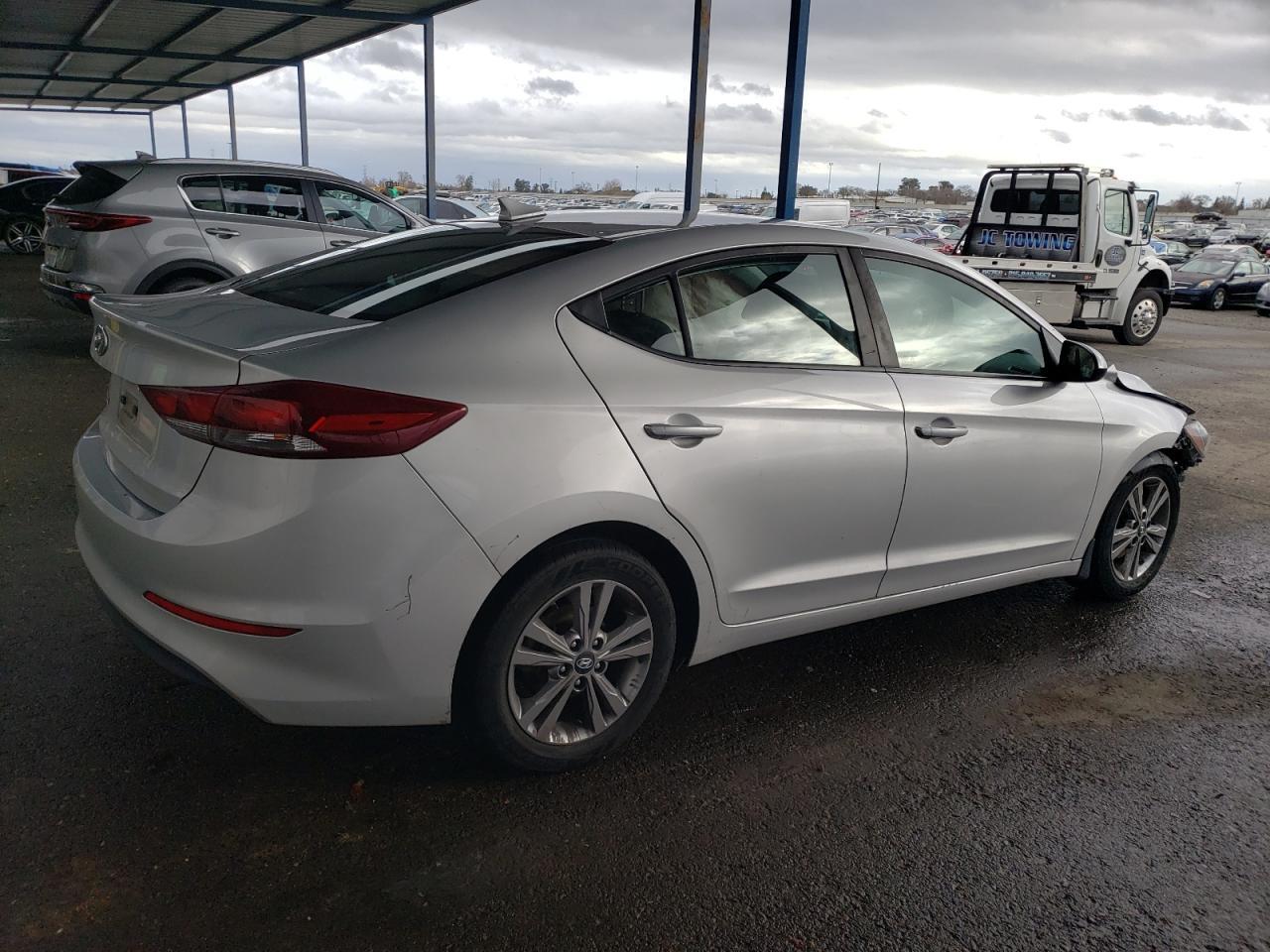 2018 HYUNDAI ELANTRA SE - Image 3