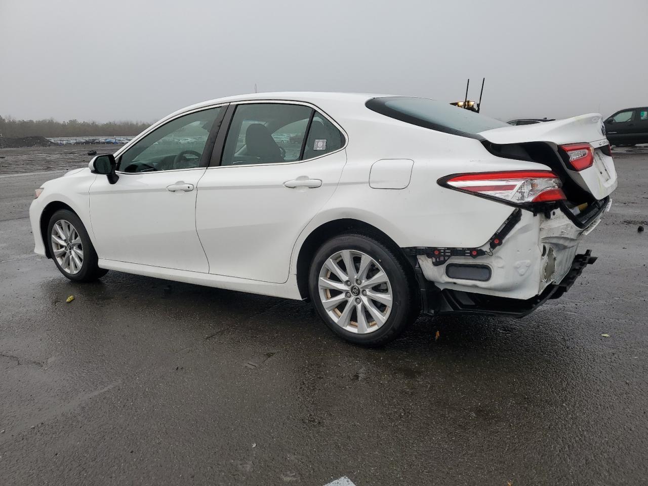 2018 TOYOTA CAMRY L - Фото 2