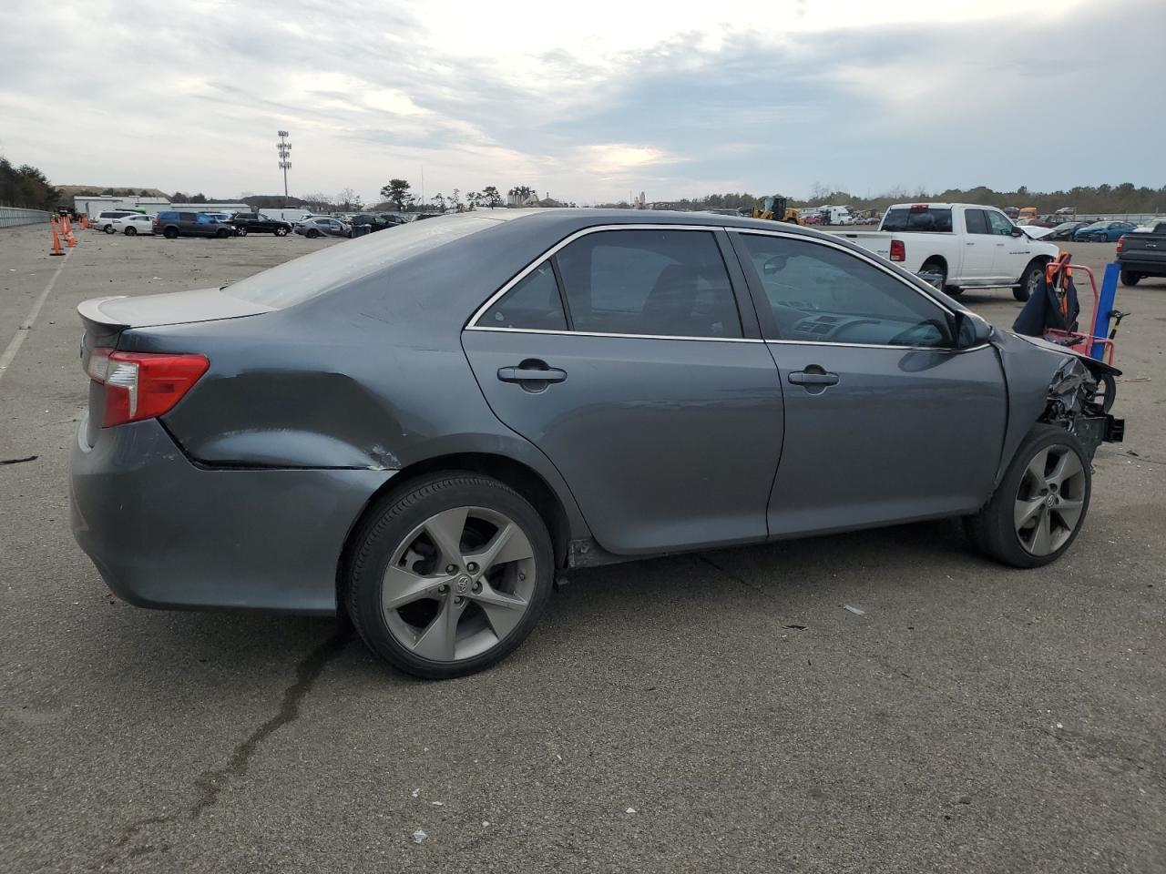 2014 TOYOTA CAMRY L - Image 3