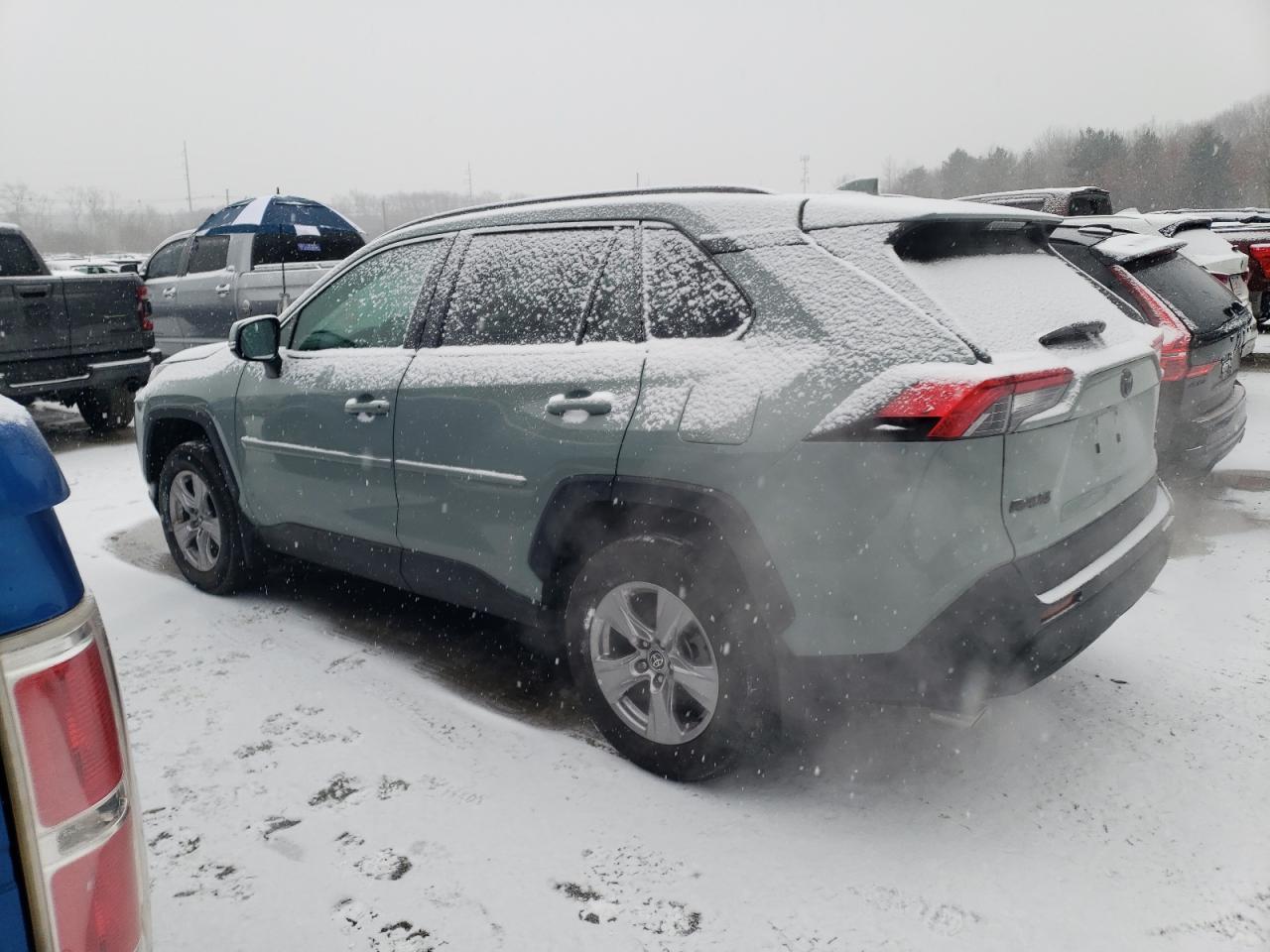 2022 TOYOTA RAV4 XLE - Image 2