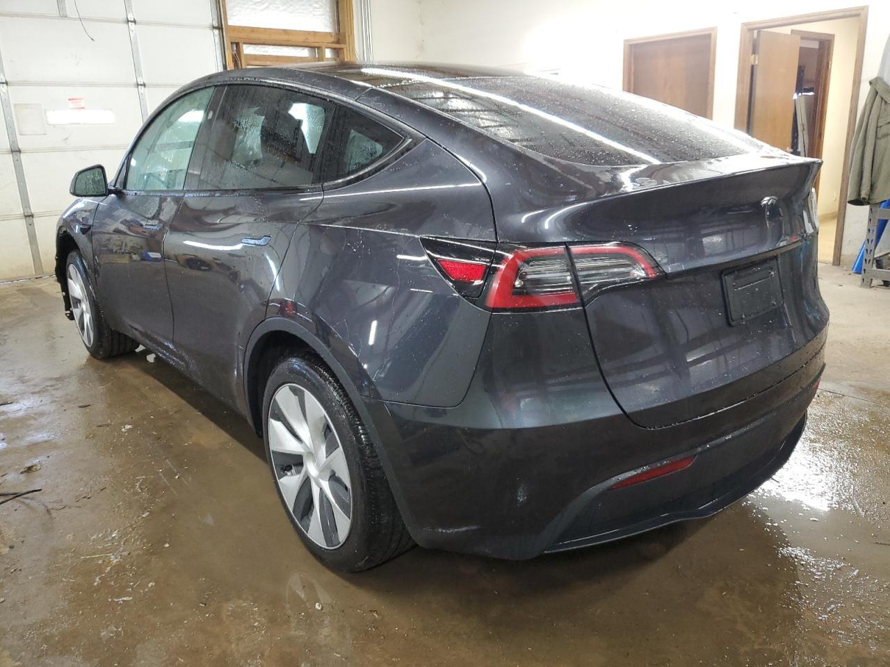 2024 TESLA MODEL Y - Image 2