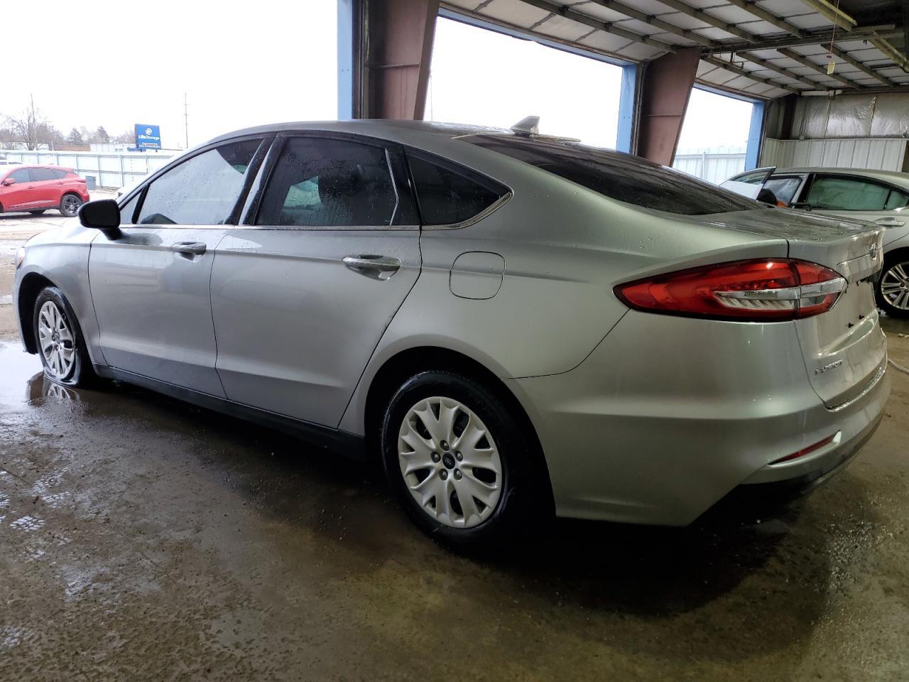 2020 FORD FUSION S - Фото 2