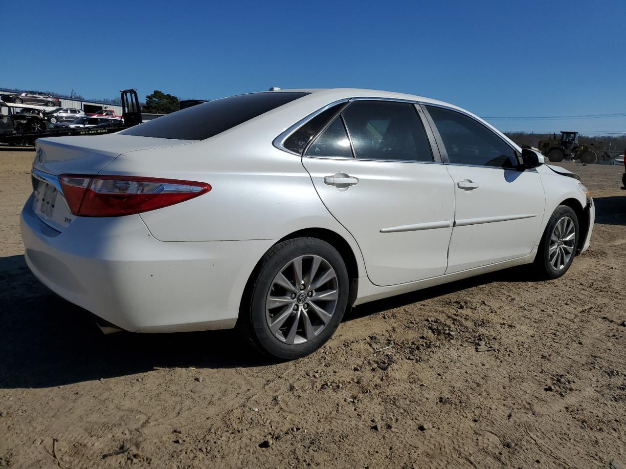 2017 TOYOTA CAMRY LE - Image 3