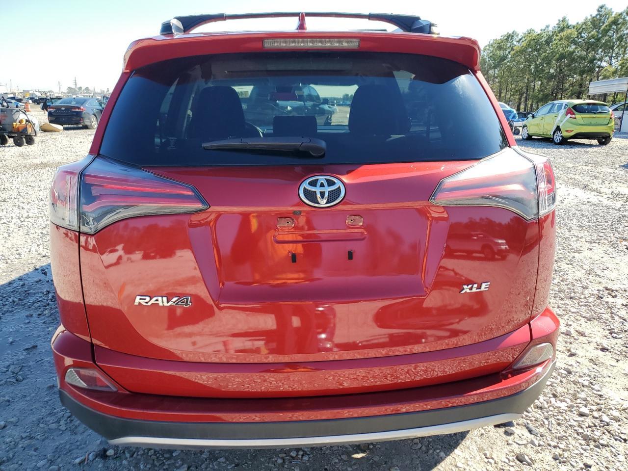 2017 TOYOTA RAV4 XLE - Фото 6
