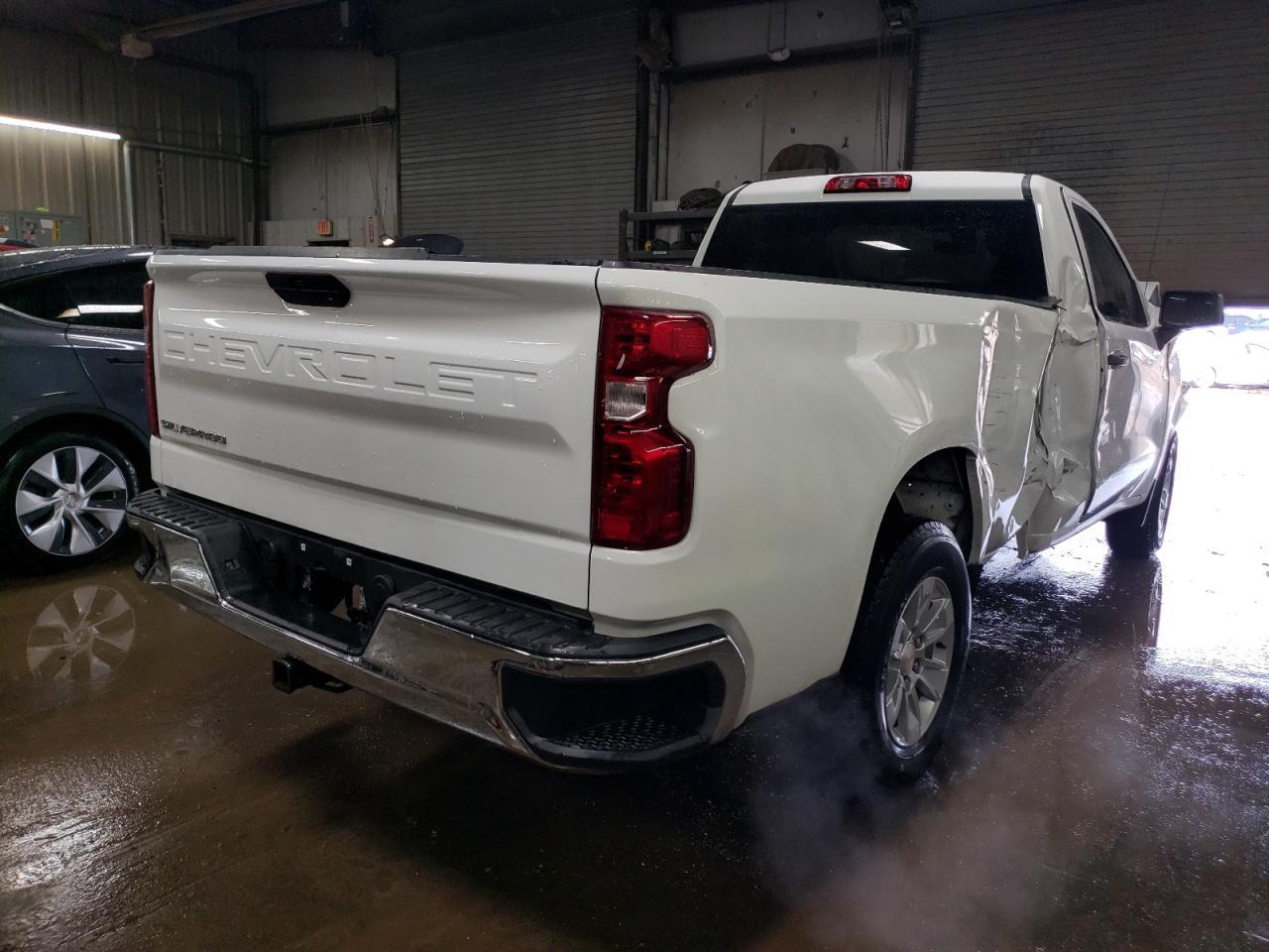 2021 CHEVROLET SILVERADO - Фото 3