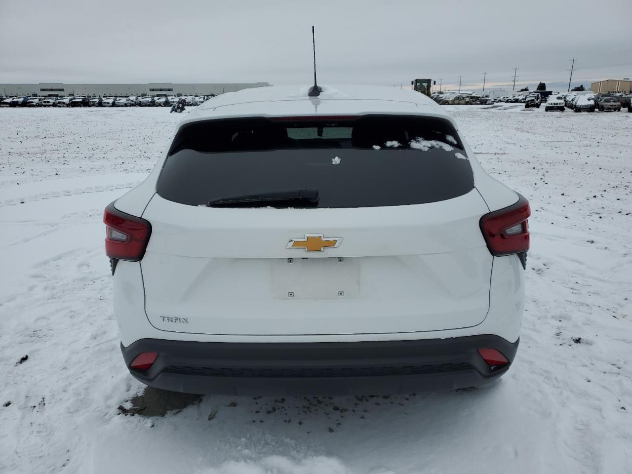 2024 CHEVROLET TRAX LS - Image 6