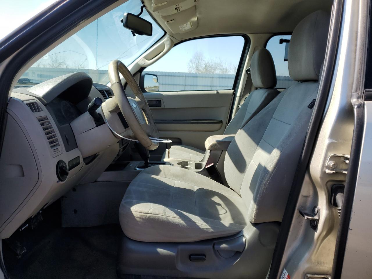 2010 FORD ESCAPE XLT - Image 7