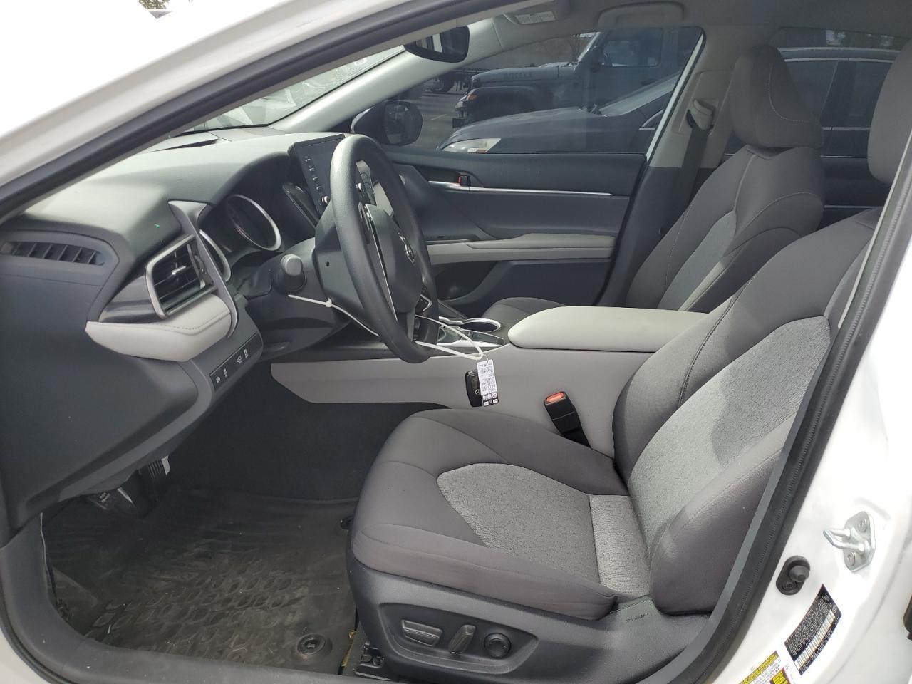 2023 TOYOTA CAMRY LE - Фото 7