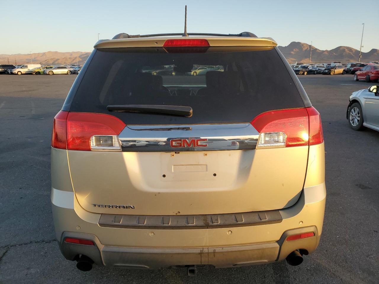 2014 GMC TERRAIN SL - Image 6