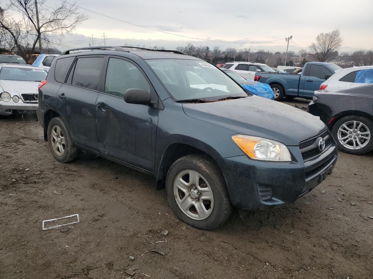 2011 TOYOTA RAV4 - Фото 4