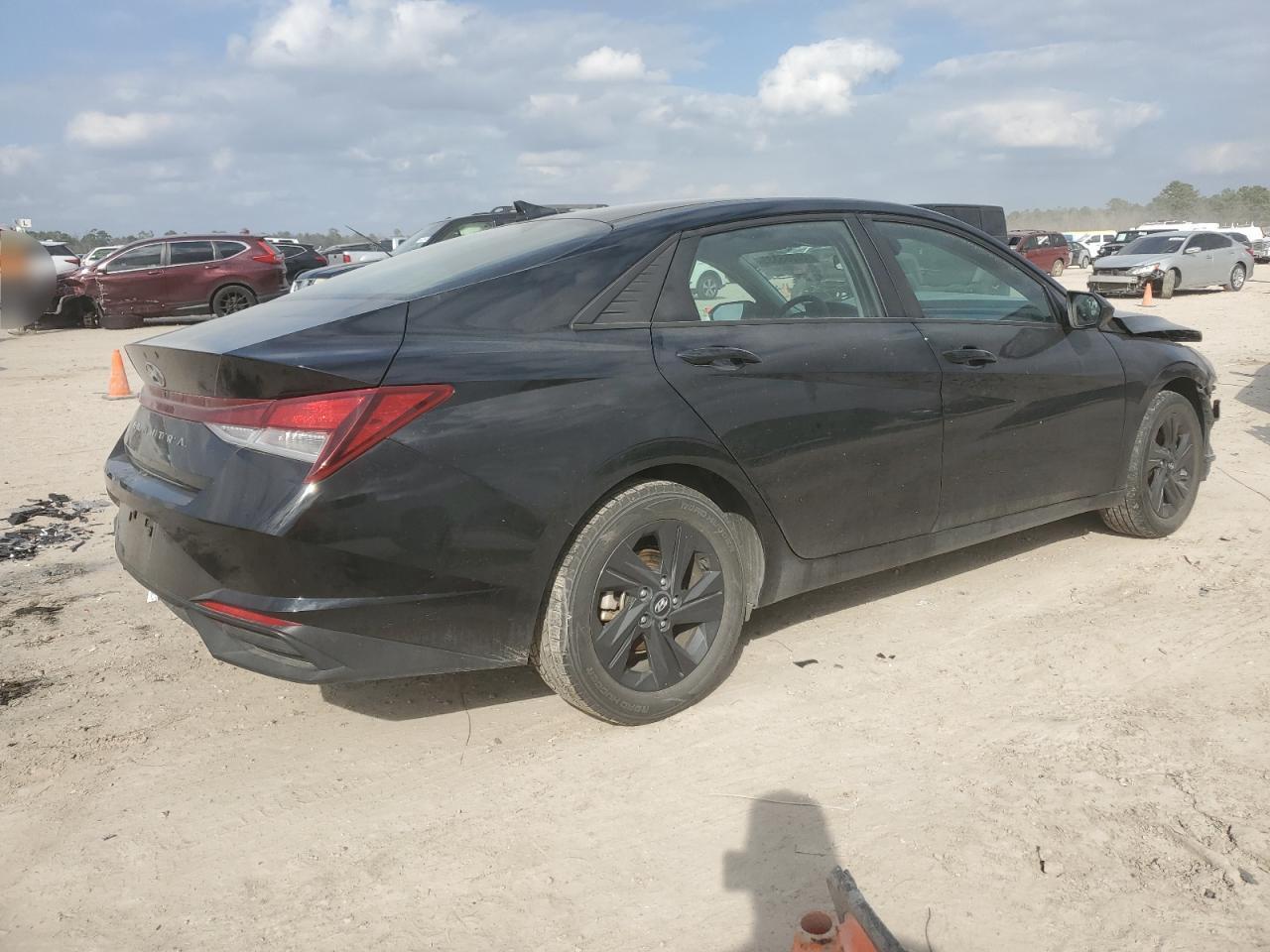 2023 HYUNDAI ELANTRA SE - Фото 3