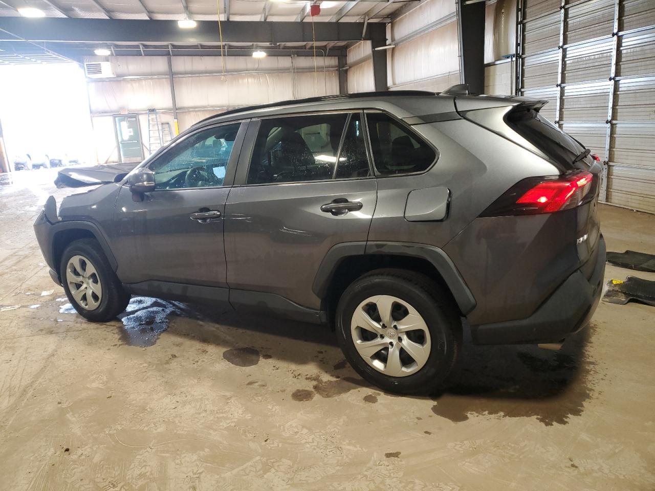 2021 TOYOTA RAV4 LE - Фото 2