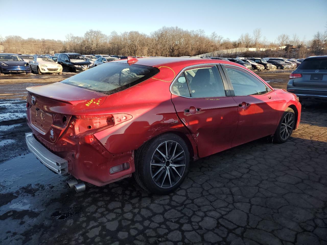 2021 TOYOTA CAMRY SE - Image 3
