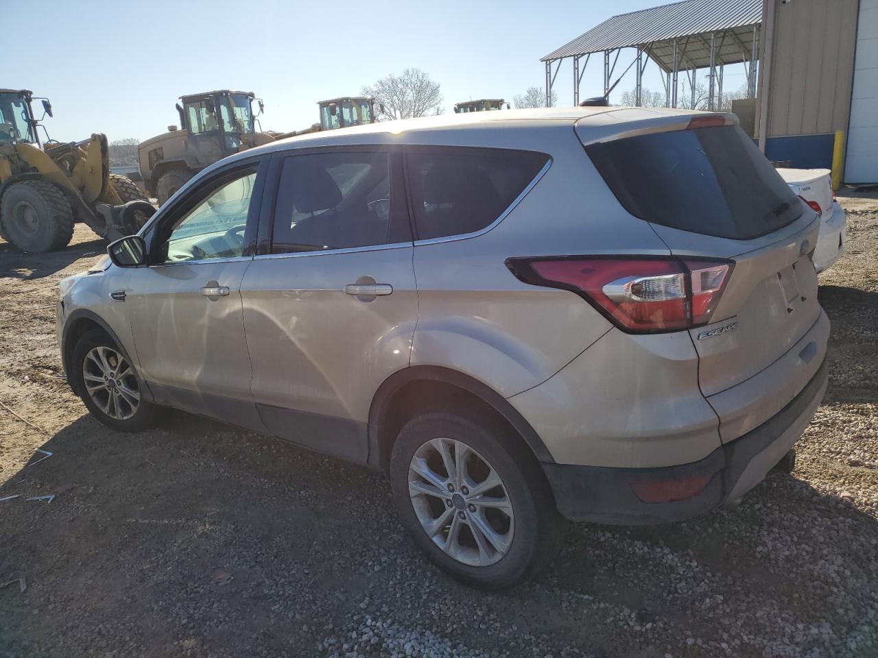 2017 FORD ESCAPE SE - Фото 2