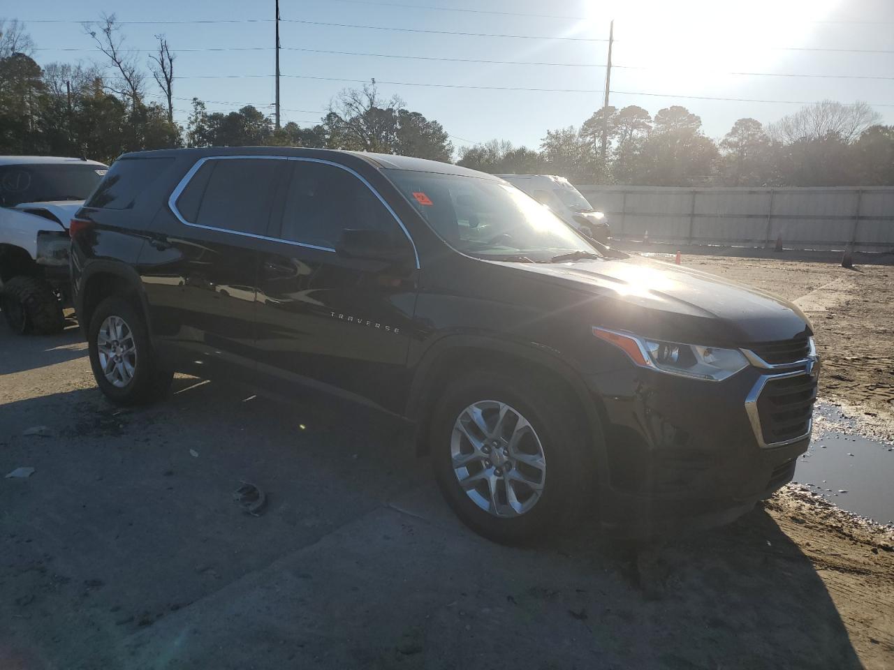 2021 CHEVROLET TRAVERSE L - Фото 4