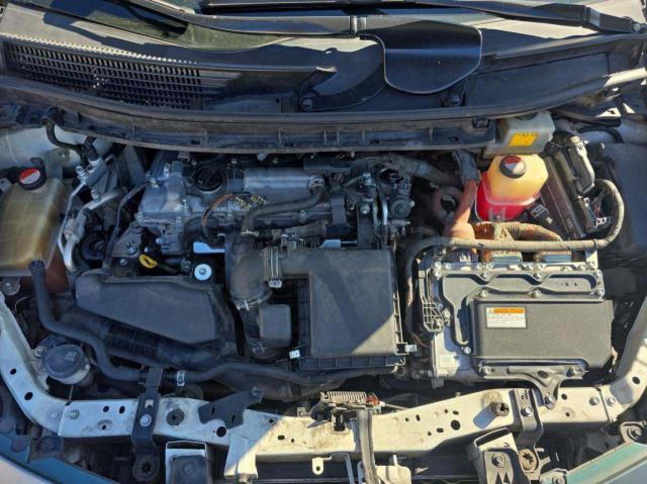 2015 TOYOTA PRIUS V - Фото 7