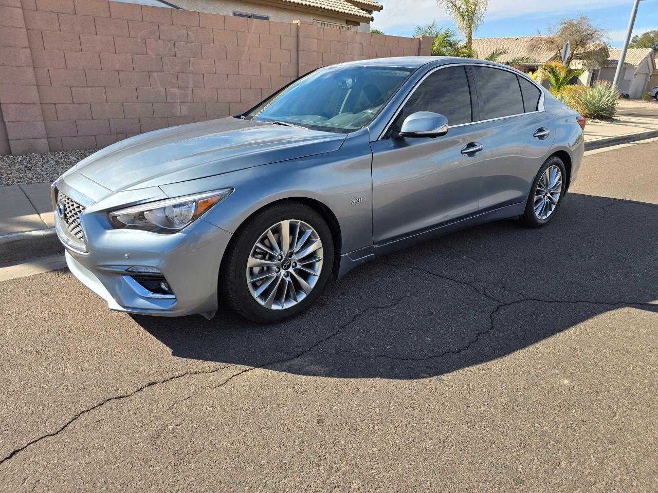 2018 INFINITI Q50 LUXE - Фото 2