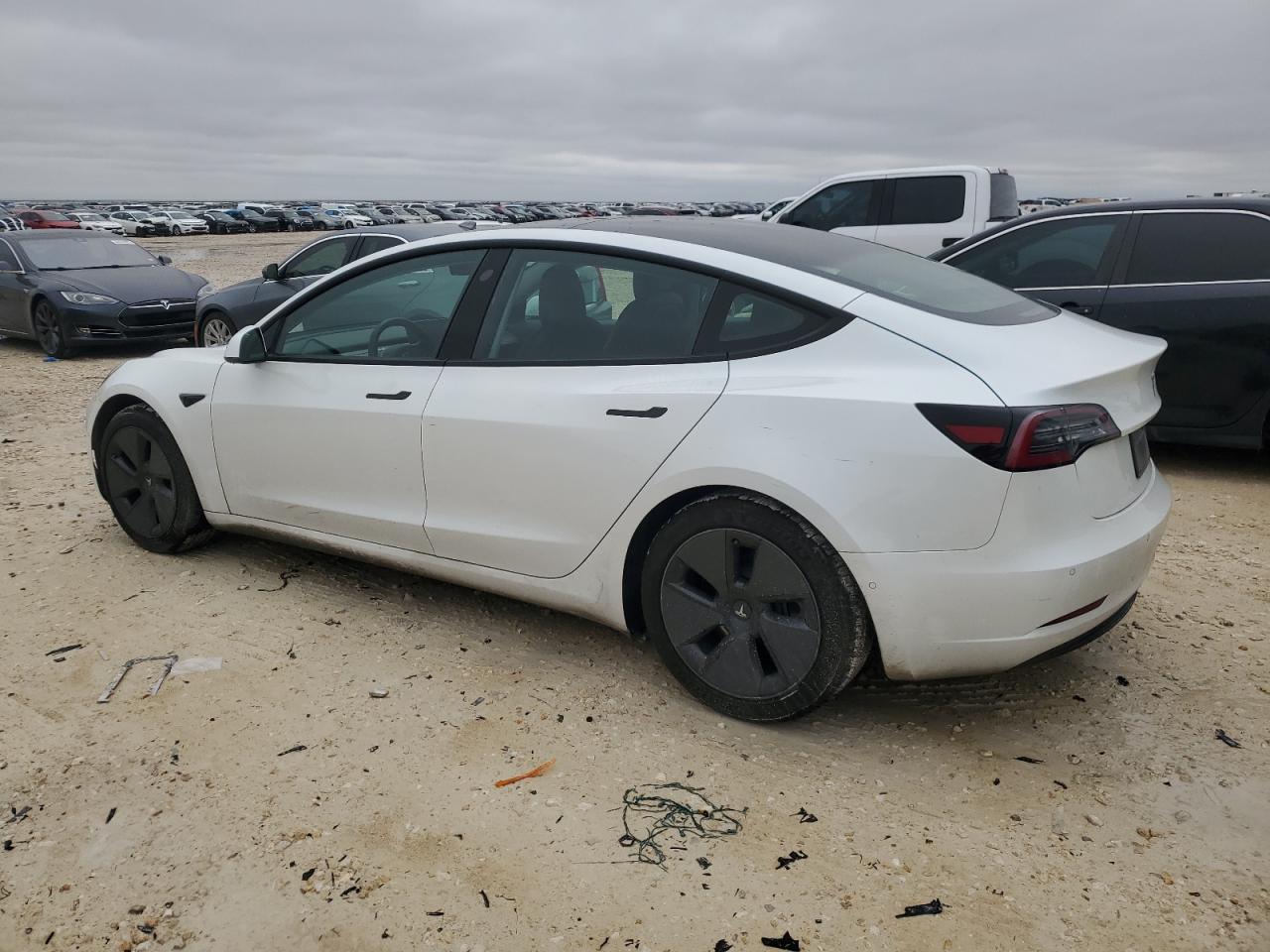 2021 TESLA MODEL 3 - Фото 2