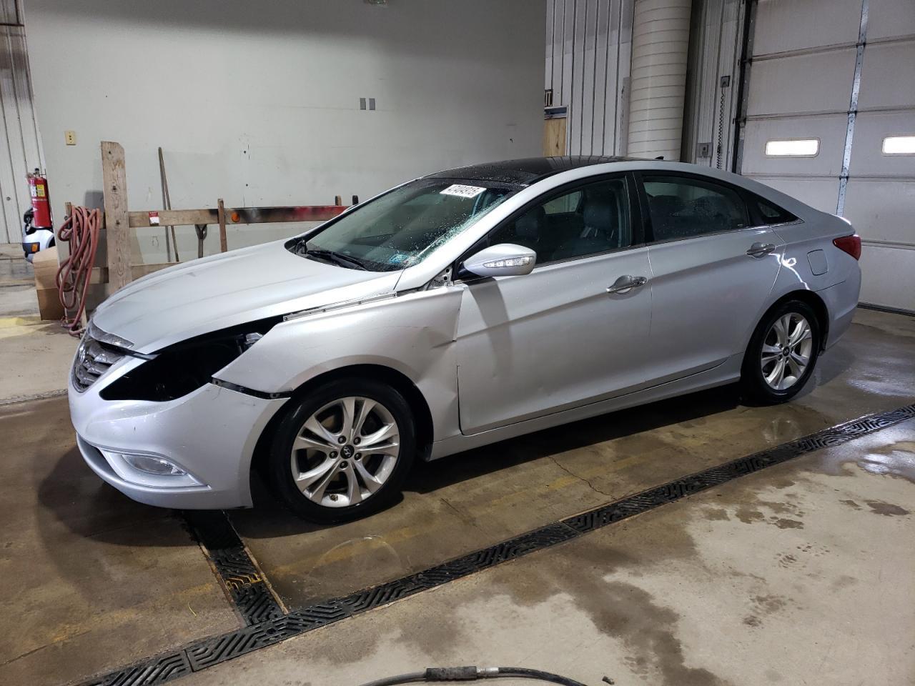 2013 HYUNDAI SONATA SE