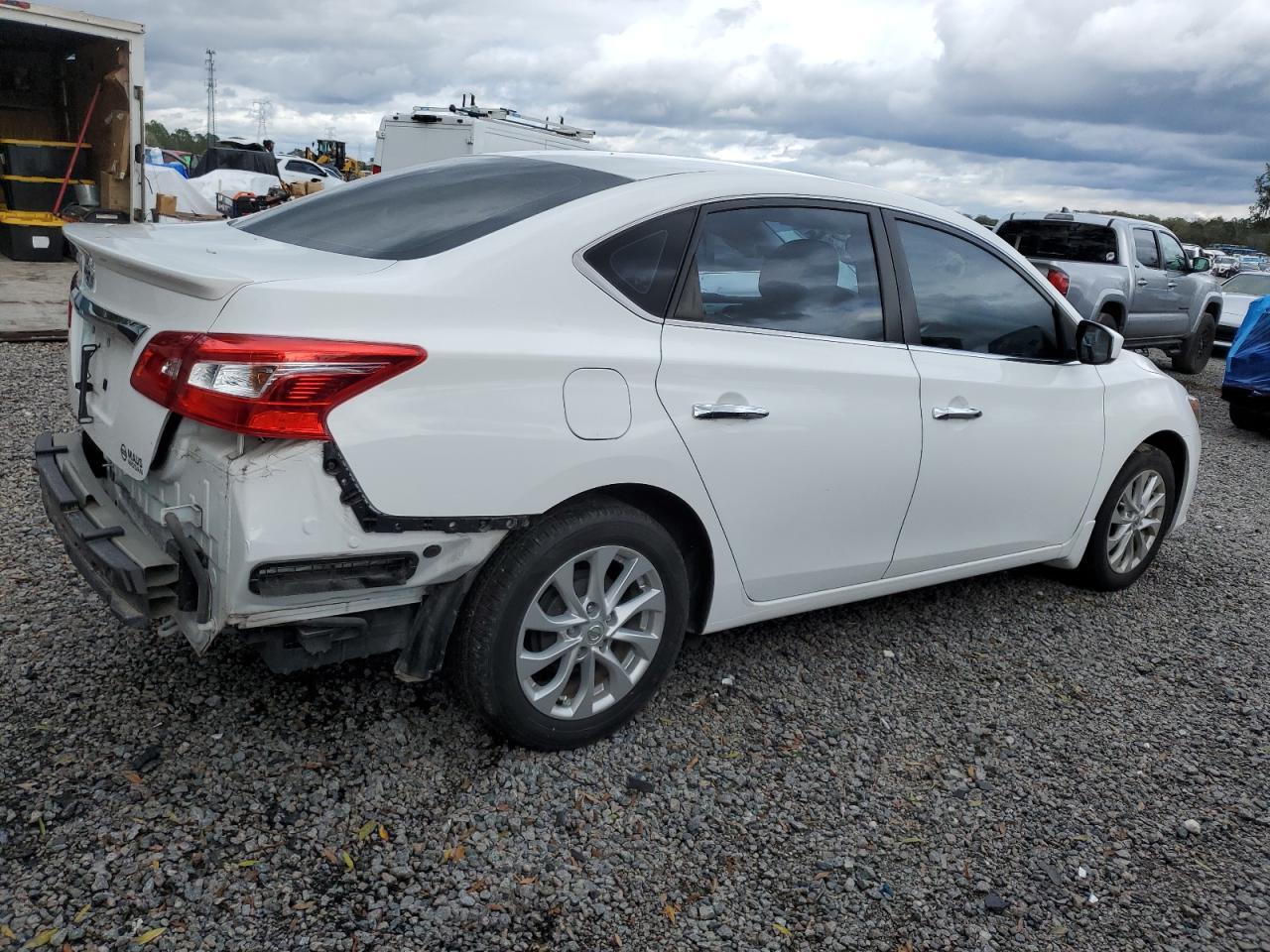2017 NISSAN SENTRA S - Фото 3