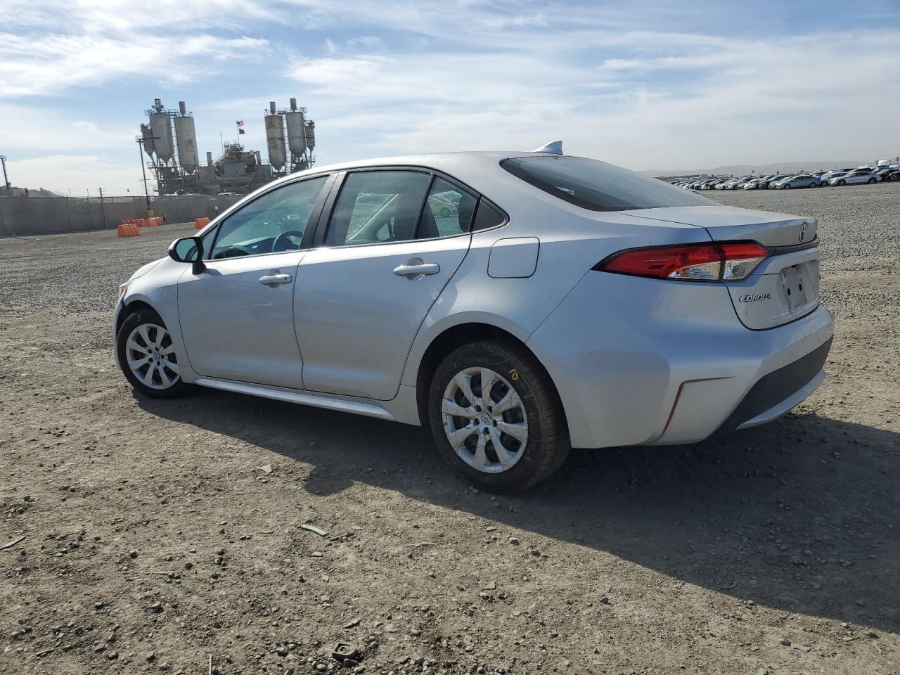 2021 TOYOTA COROLLA LE - Фото 2