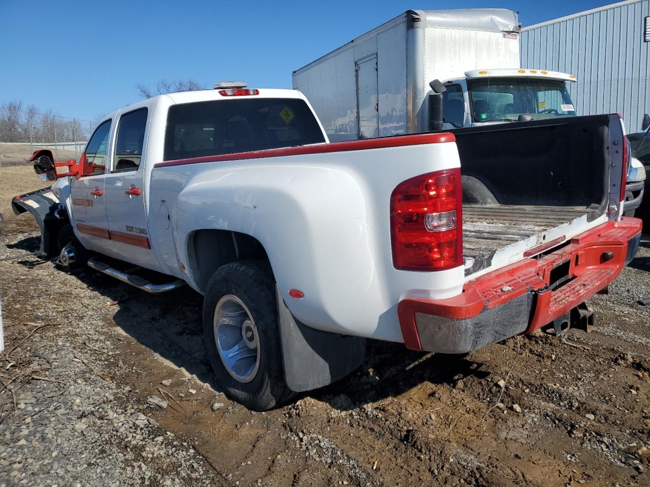 2014 CHEVROLET SILVERADO - Image 2