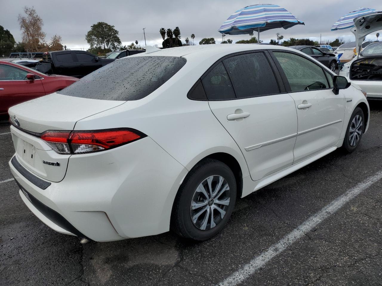 2020 TOYOTA COROLLA LE - Фото 3