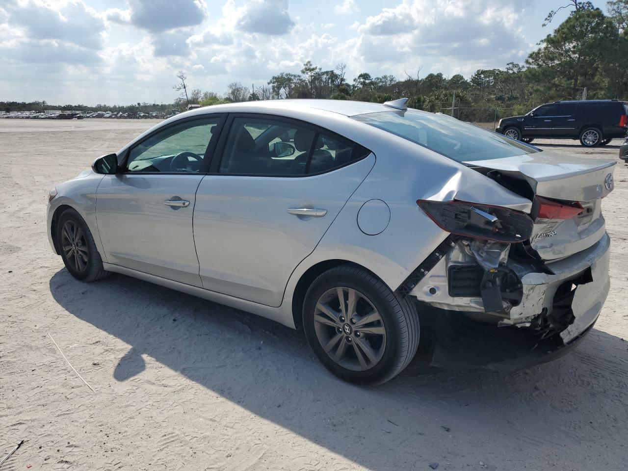 2018 HYUNDAI ELANTRA SE - Фото 2
