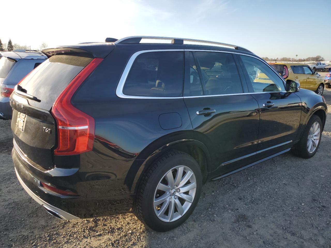 2016 VOLVO XC90 T6 - Фото 3