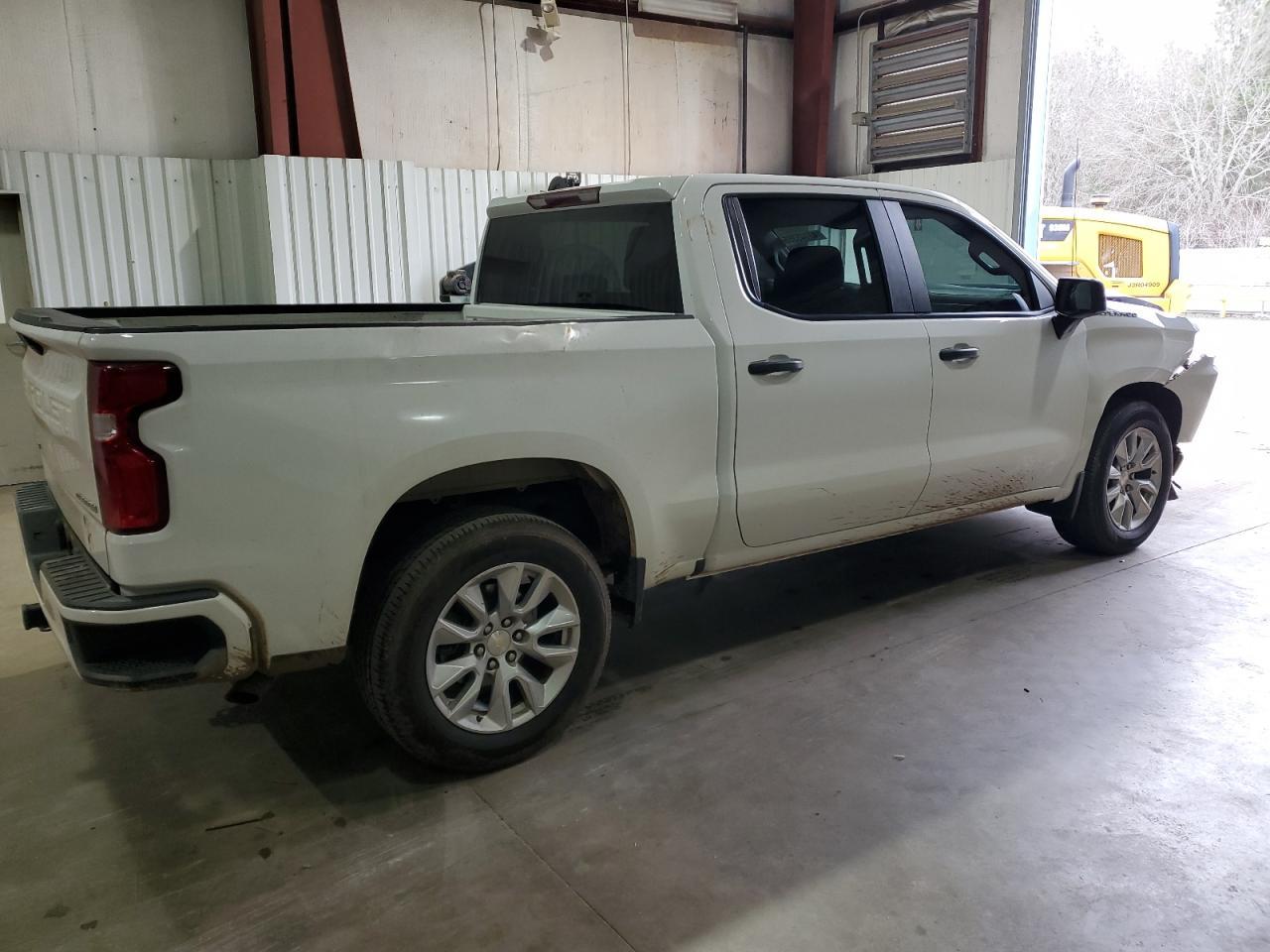 2021 CHEVROLET SILVERADO - Фото 3