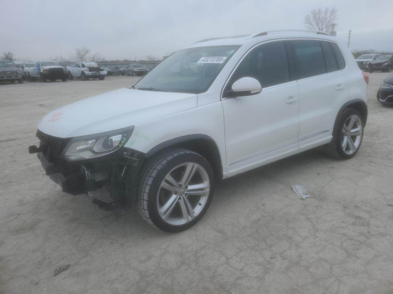 2014 VOLKSWAGEN TIGUAN S