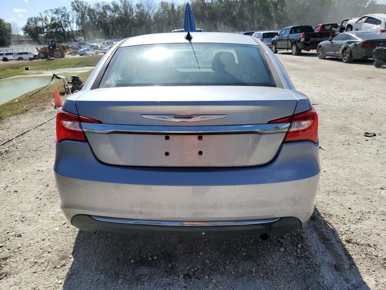 2013 CHRYSLER 200 LX - Фото 6