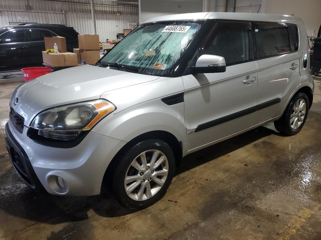 2013 KIA SOUL +