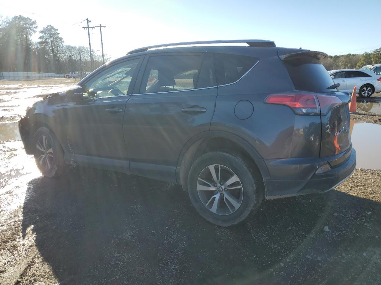 2017 TOYOTA RAV4 XLE - Фото 2